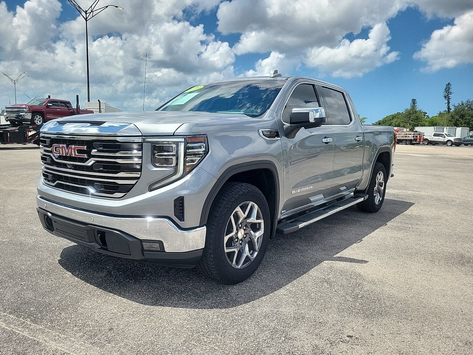 Used 2023 GMC Sierra 1500 SLT w/ SLT Premium Plus Package AWD/4WD image 2