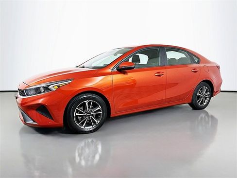 Used 2023 Kia Forte LXS w/ LXS Technology Package image 3