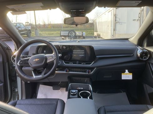 New 2026 Chevrolet Equinox LT w/ Convenience Package II image 22