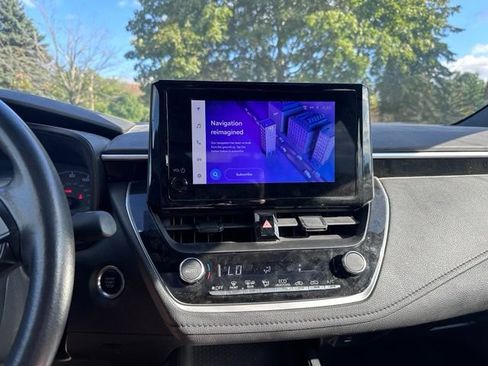Used 2023 Toyota Corolla SE w/ SE Premium Package FWD image 15