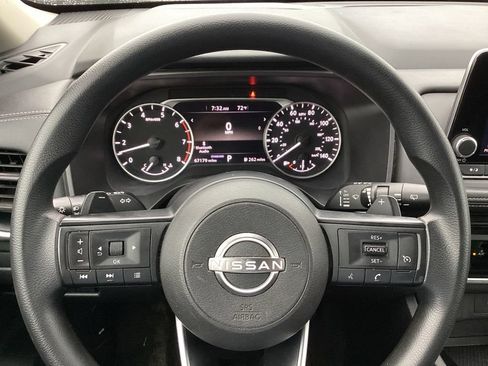 Used 2024 Nissan Rogue S FWD image 29