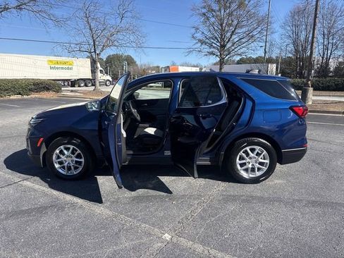 Used 2023 Chevrolet Equinox LT w/ Driver Convenience Package image 11