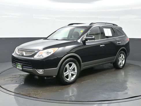 Used 2011 Hyundai Veracruz Limited w/ Navigation Pkg 3 AWD/4WD image 2