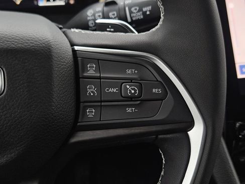 New 2025 Jeep Grand Cherokee L Limited image 17