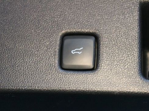 Used 2025 Ford Escape Platinum AWD/4WD image 17