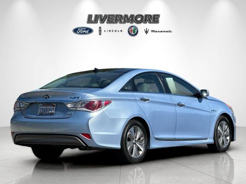 Used 2013 Hyundai Sonata Limited w/ Panoramic Sunroof Pkg FWD image 3