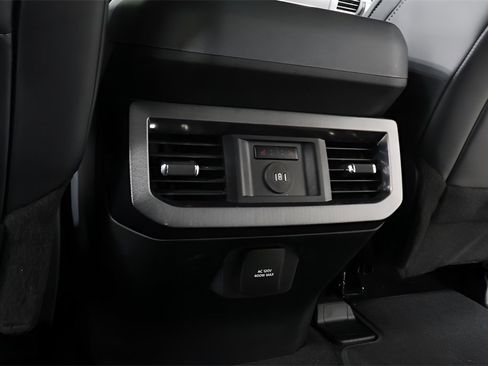 Used 2025 Ford F350 Platinum image 27