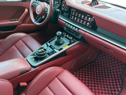 Certified 2024 Porsche 911 Carrera 4S AWD/4WD image 17