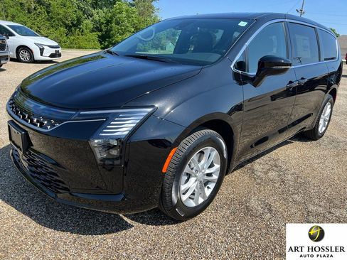 New 2027 Chrysler Pacifica Select AWD/4WD image 1