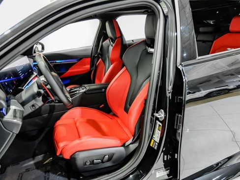 Used 2025 BMW M5 w/ Carbon Package image 29