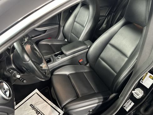 Used 2018 Mercedes-Benz CLA 250 image 13