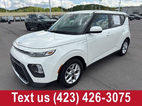 Used 2022 Kia Soul LX w/ Technology Package FWD image 1