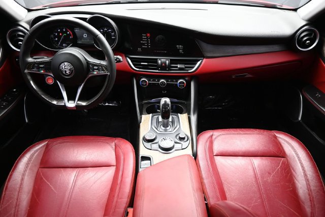 Used 2019 Alfa Romeo Giulia Ti RWD image 12