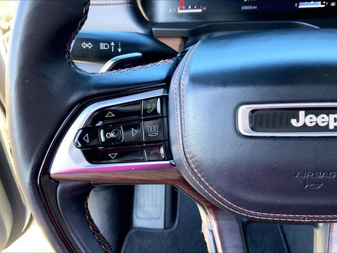 Used 2022 Jeep Grand Cherokee Summit w/ Luxury Tech Group V image 20