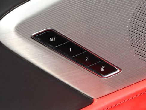 Used 2022 Chevrolet Corvette Stingray Premium Cpe w/ Z51 Performance Package RWD image 17