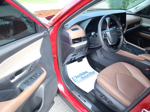 Used 2026 Toyota Grand Highlander AWD image 3