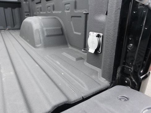 Used 2024 GMC Sierra 1500 Elevation image 30