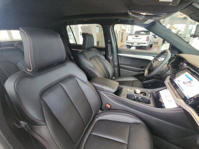 Used 2024 Jeep Wagoneer Launch Edition AWD/4WD image 24