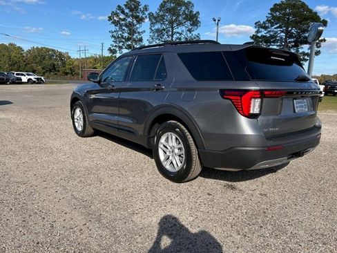 New 2026 Ford Explorer Active w/ Active Comfort Package image 5