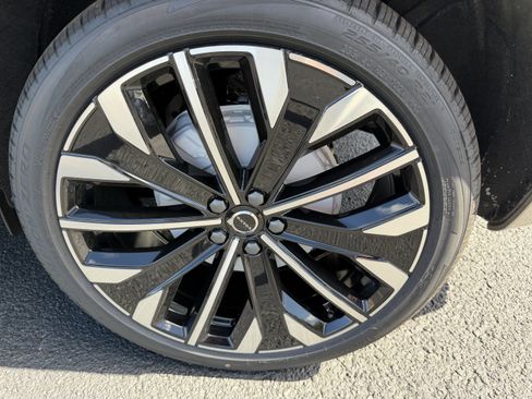 New 2026 Volvo XC60 B5 Ultra w/ Climate Package image 32