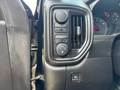 Used 2019 Chevrolet Silverado 1500 Custom w/ Custom Value Package AWD/4WD image 17