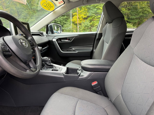 Certified 2025 Toyota RAV4 XLE AWD/4WD image 15