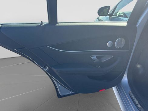 Used 2022 Mercedes-Benz E 350 Sedan image 13