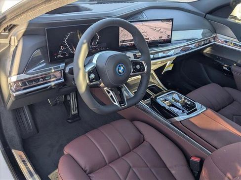 New 2026 BMW 750e xDrive image 3