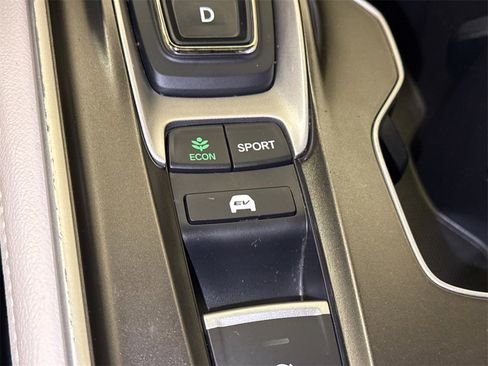 Used 2021 Honda Accord Touring image 31