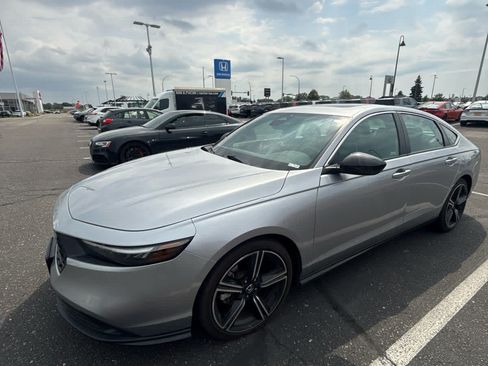 Used 2023 Honda Accord Sport image 7
