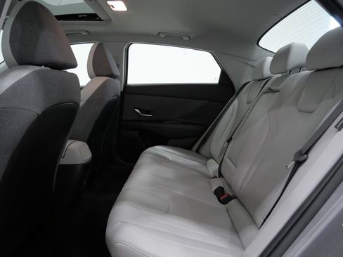 Used 2025 Hyundai Elantra Limited FWD image 24