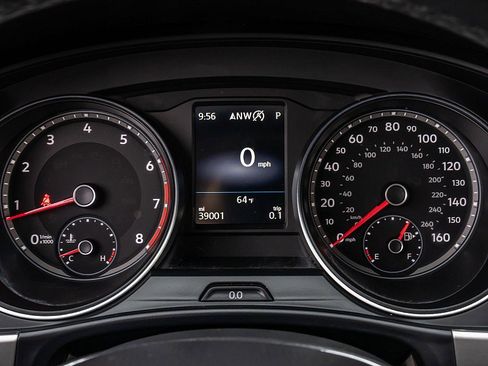 Used 2018 Volkswagen Atlas SE image 32