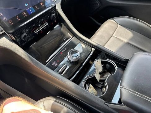 Used 2023 Jeep Grand Cherokee L Limited w/ Luxury Tech Group II AWD/4WD image 17