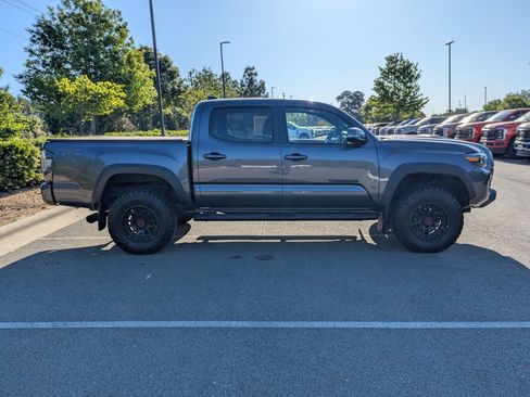 Used 2022 Toyota Tacoma TRD Pro image 3