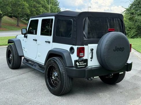 Used 2018 Jeep Wrangler Unlimited Sport S AWD/4WD image 4