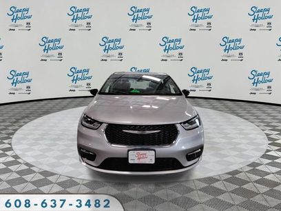 Used 2024 Chrysler Pacifica Touring-L