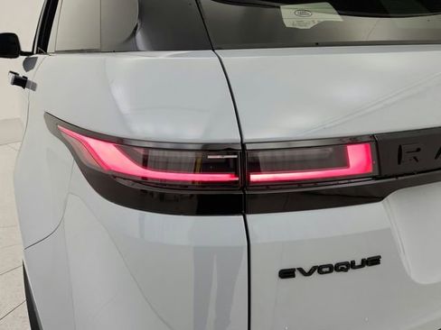 New 2025 Land Rover Range Rover Evoque Dynamic SE image 32