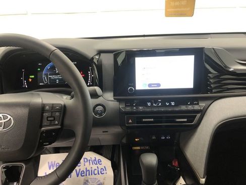 Used 2025 Toyota Camry LE image 18