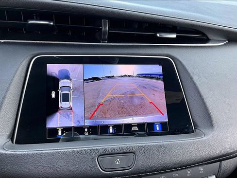 Used 2022 Cadillac XT4 Premium Luxury w/ Enhanced Visibility Package FWD image 23