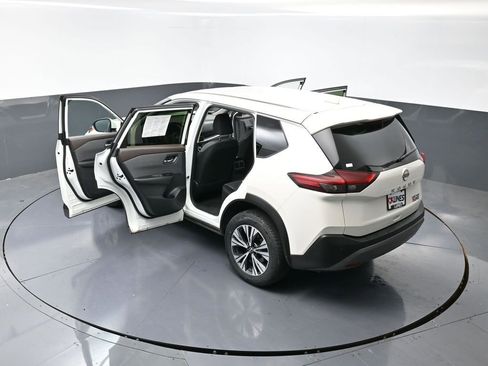Used 2023 Nissan Rogue SV image 59