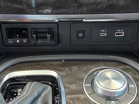 Used 2023 Nissan Armada Platinum w/ Captain's Chairs Package AWD/4WD image 38