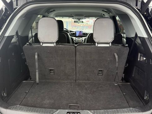 Used 2021 Ford Explorer XLT w/ Equipment Group 202A AWD/4WD image 22