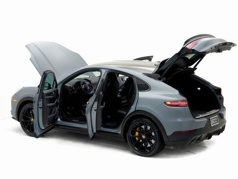 Certified 2022 Porsche Cayenne Turbo GT image 37