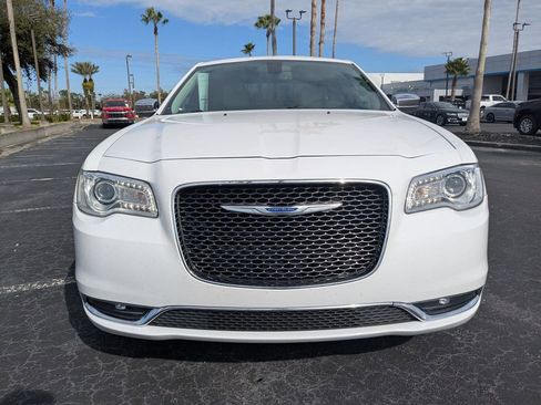 Used 2019 Chrysler 300 Limited image 9