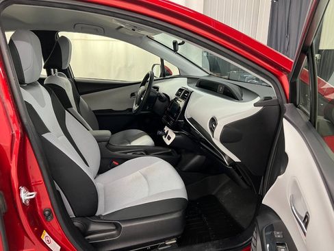 Used 2016 Toyota Prius Two FWD image 11
