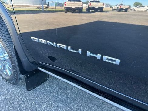 Used 2023 GMC Sierra 2500 Denali w/ Denali Ultimate Package AWD/4WD image 12