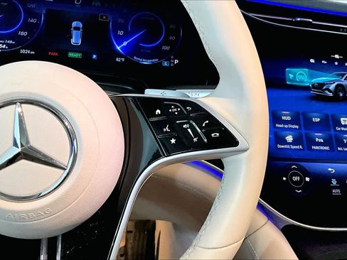 Used 2023 Mercedes-Benz EQS 580 4MATIC SUV image 25