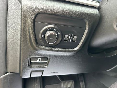 Certified 2024 Jeep Grand Cherokee Limited w/ Luxury Tech Group II image 18