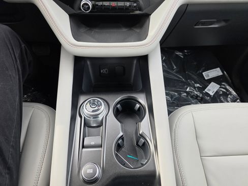 New 2026 Ford Explorer Active w/ Active Comfort Package image 14