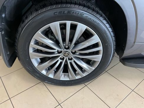 Used 2022 Toyota Highlander Platinum AWD/4WD image 8